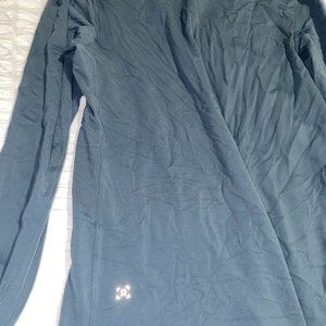 blue long sleeve lulu athletic tee